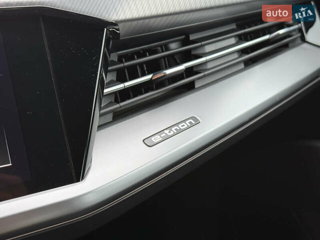 Серый Ауди Q4 e-tron, объемом двигателя 0 л и пробегом 50 тыс. км за 16900 $, фото 50 на Automoto.ua