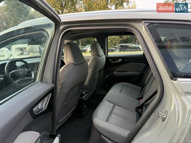 Сірий Ауді Q4 e-tron, об'ємом двигуна 0 л та пробігом 11 тис. км за 30000 $, фото 30 на Automoto.ua