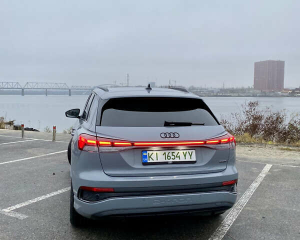 Сірий Ауді Q4 e-tron, об'ємом двигуна 0 л та пробігом 41 тис. км за 33900 $, фото 13 на Automoto.ua