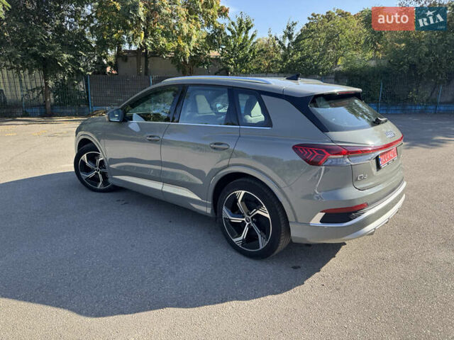 Серый Ауди Q4 e-tron, объемом двигателя 0 л и пробегом 32 тыс. км за 27500 $, фото 3 на Automoto.ua