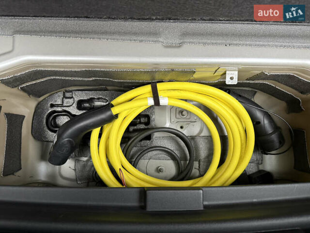 Серый Ауди Q4 e-tron, объемом двигателя 0 л и пробегом 50 тыс. км за 16900 $, фото 60 на Automoto.ua