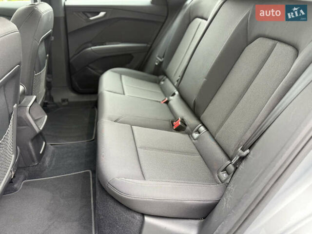 Сірий Ауді Q4 e-tron, об'ємом двигуна 0 л та пробігом 25 тис. км за 29790 $, фото 27 на Automoto.ua