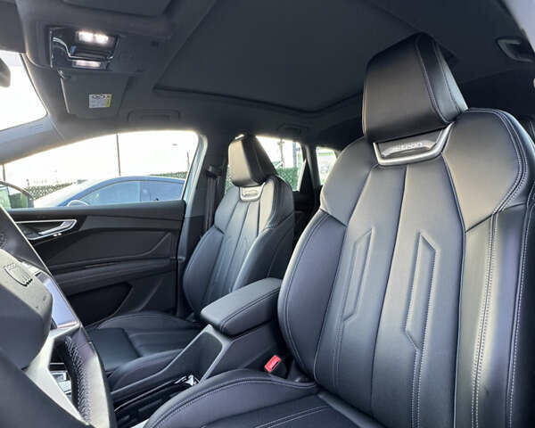 Сірий Ауді Q4 e-tron, об'ємом двигуна 0 л та пробігом 6 тис. км за 29500 $, фото 21 на Automoto.ua