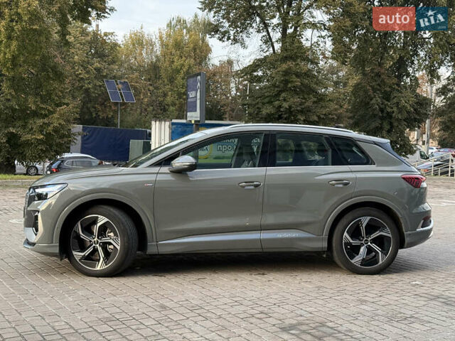Сірий Ауді Q4 e-tron, об'ємом двигуна 0 л та пробігом 11 тис. км за 30000 $, фото 7 на Automoto.ua