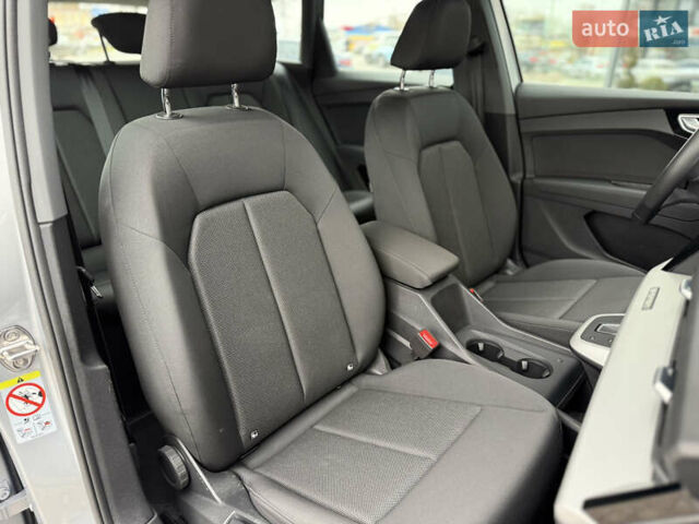 Сірий Ауді Q4 e-tron, об'ємом двигуна 0 л та пробігом 25 тис. км за 29790 $, фото 30 на Automoto.ua