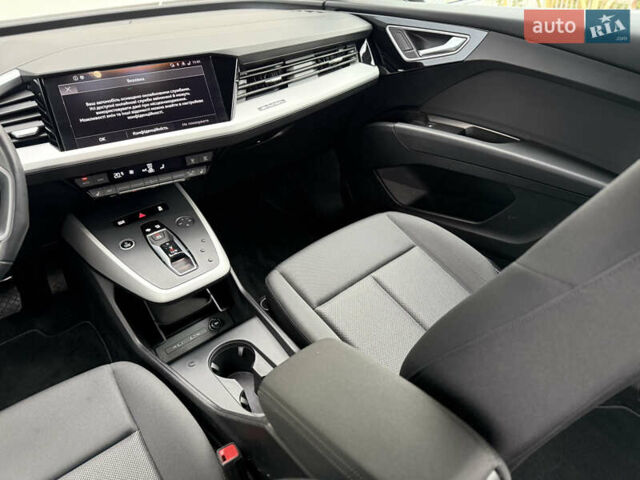 Сірий Ауді Q4 e-tron, об'ємом двигуна 0 л та пробігом 25 тис. км за 29790 $, фото 21 на Automoto.ua