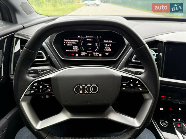 Сірий Ауді Q4 e-tron, об'ємом двигуна 0 л та пробігом 9 тис. км за 45300 $, фото 9 на Automoto.ua