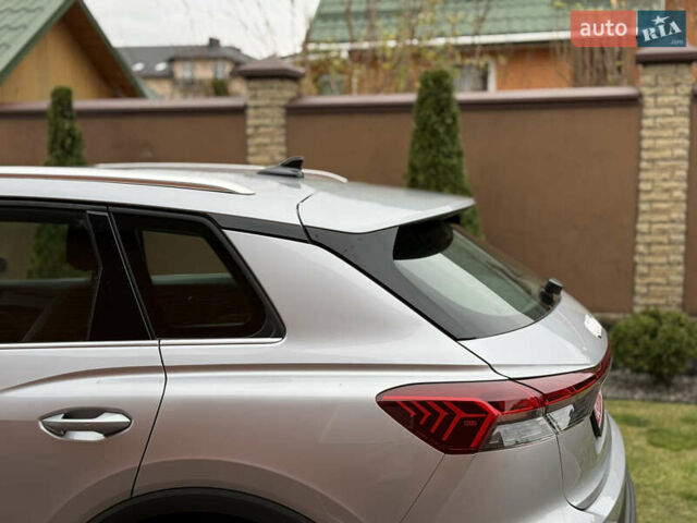 Серый Ауди Q4 e-tron, объемом двигателя 0 л и пробегом 50 тыс. км за 16900 $, фото 18 на Automoto.ua