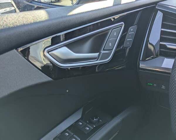 Серый Ауди Q4 e-tron, объемом двигателя 0 л и пробегом 68 тыс. км за 33300 $, фото 18 на Automoto.ua