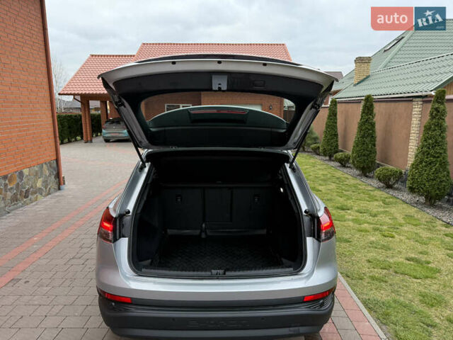 Серый Ауди Q4 e-tron, объемом двигателя 0 л и пробегом 50 тыс. км за 16900 $, фото 57 на Automoto.ua