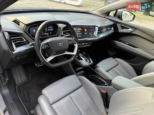Сірий Ауді Q4 e-tron, об'ємом двигуна 0 л та пробігом 11 тис. км за 30000 $, фото 20 на Automoto.ua
