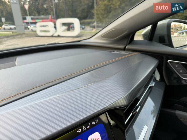 Сірий Ауді Q4 e-tron, об'ємом двигуна 0 л та пробігом 11 тис. км за 30000 $, фото 26 на Automoto.ua