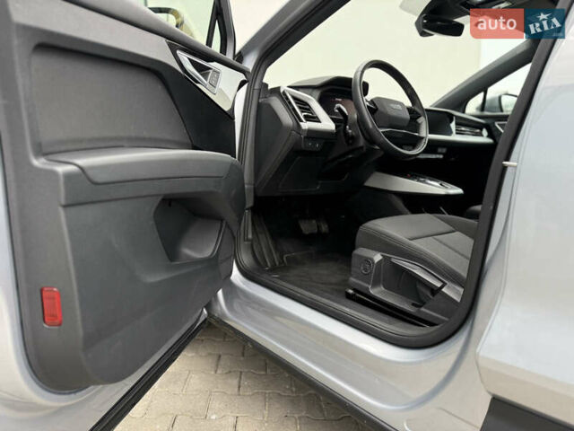 Сірий Ауді Q4 e-tron, об'ємом двигуна 0 л та пробігом 25 тис. км за 29790 $, фото 14 на Automoto.ua