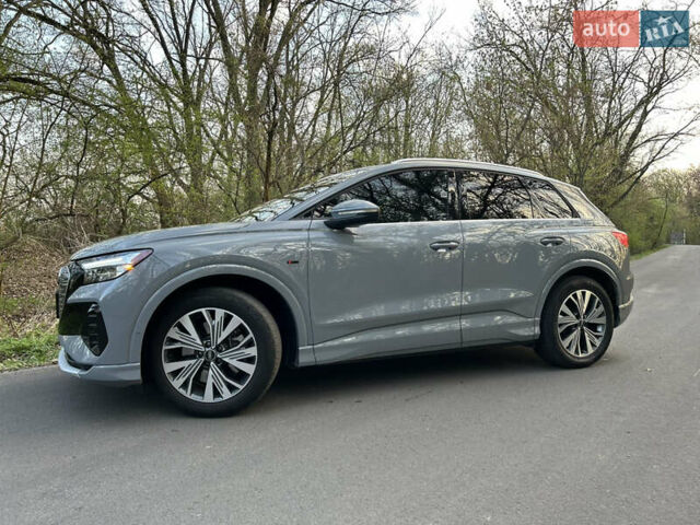 Сірий Ауді Q4 e-tron, об'ємом двигуна 0 л та пробігом 20 тис. км за 28800 $, фото 14 на Automoto.ua