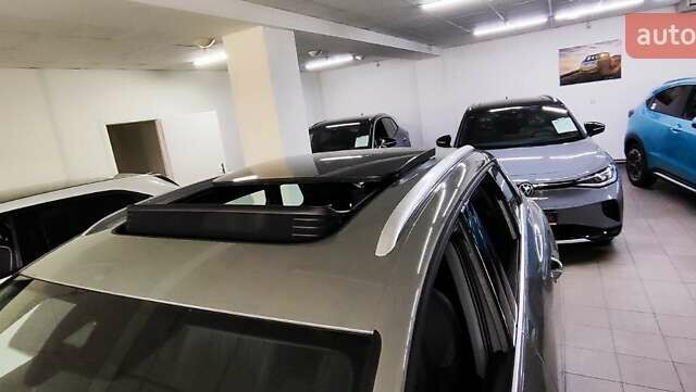 Серый Ауди Q4 e-tron, объемом двигателя 0 л и пробегом 1 тыс. км за 34900 $, фото 4 на Automoto.ua