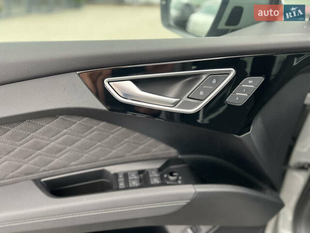 Ауди Q4 e-tron 2023 в Львове на Automoto.ua Серый Ауди Q4 e-tron, объемом двигателя 0 л и пробегом 18 тыс. км за 34500 $, фото 12 на Automoto.ua