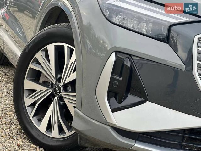 Серый Ауди Q4 e-tron, объемом двигателя 0 л и пробегом 16 тыс. км за 26999 $, фото 14 на Automoto.ua
