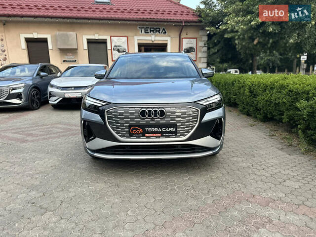Серый Ауди Q4 e-tron, объемом двигателя 0 л и пробегом 3 тыс. км за 29000 $, фото 8 на Automoto.ua