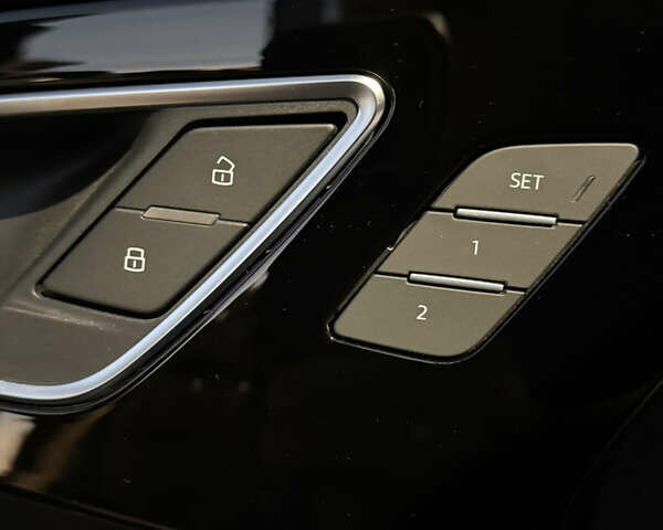 Серый Ауди Q4 e-tron, объемом двигателя 0 л и пробегом 29 тыс. км за 31900 $, фото 35 на Automoto.ua
