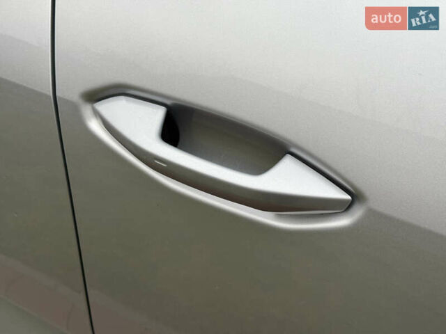 Серый Ауди Q4 e-tron, объемом двигателя 0 л и пробегом 50 тыс. км за 16900 $, фото 3 на Automoto.ua