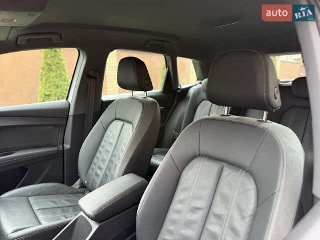 Серый Ауди Q4 e-tron, объемом двигателя 0 л и пробегом 50 тыс. км за 16900 $, фото 27 на Automoto.ua