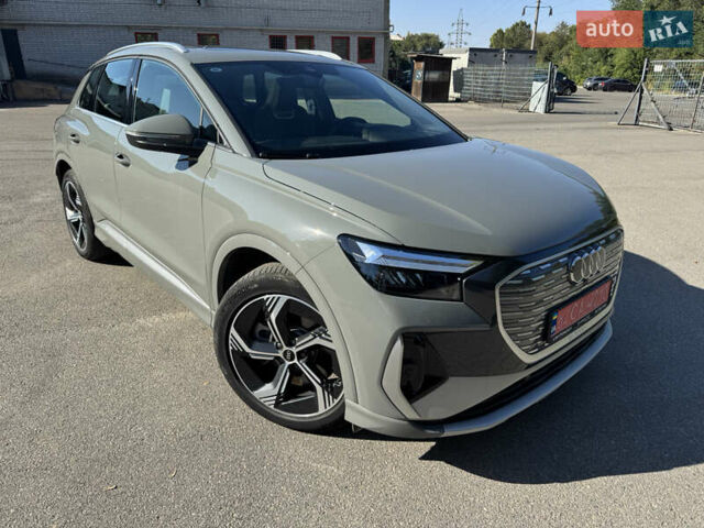 Серый Ауди Q4 e-tron, объемом двигателя 0 л и пробегом 32 тыс. км за 26999 $, фото 8 на Automoto.ua