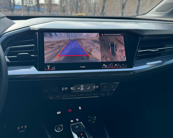 Серый Ауди Q4 e-tron, объемом двигателя 0 л и пробегом 35 тыс. км за 35000 $, фото 24 на Automoto.ua