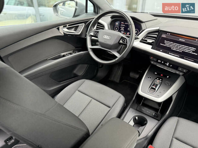 Сірий Ауді Q4 e-tron, об'ємом двигуна 0 л та пробігом 25 тис. км за 29790 $, фото 23 на Automoto.ua