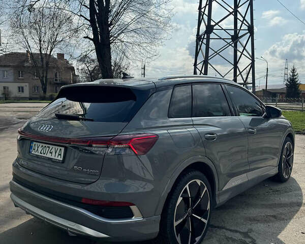 Серый Ауди Q4 e-tron, объемом двигателя 0 л и пробегом 35 тыс. км за 35000 $, фото 4 на Automoto.ua