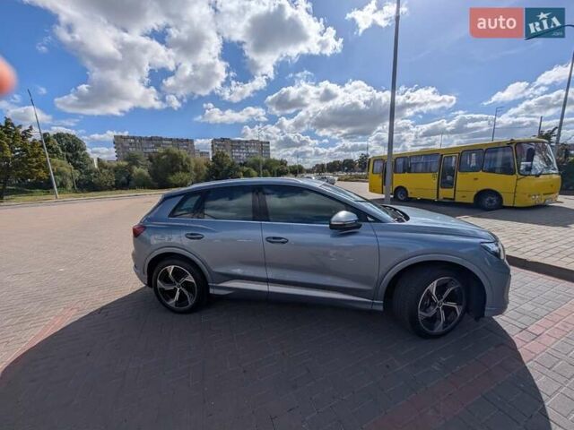 Серый Ауди Q4 e-tron, объемом двигателя 0 л и пробегом 16 тыс. км за 30500 $, фото 7 на Automoto.ua