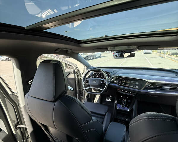 Серый Ауди Q4 e-tron, объемом двигателя 0 л и пробегом 27 тыс. км за 33500 $, фото 42 на Automoto.ua