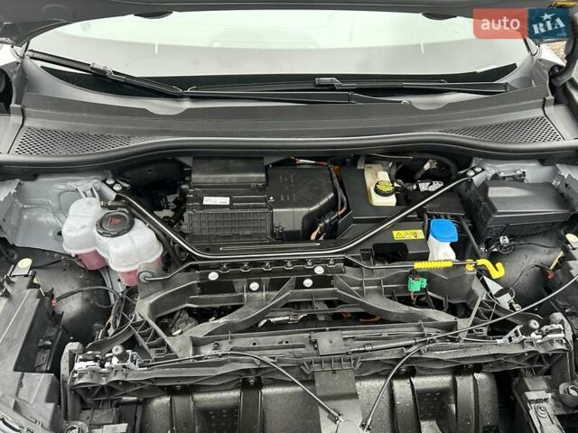 Сірий Ауді Q4 e-tron, об'ємом двигуна 0 л та пробігом 5 тис. км за 39999 $, фото 23 на Automoto.ua