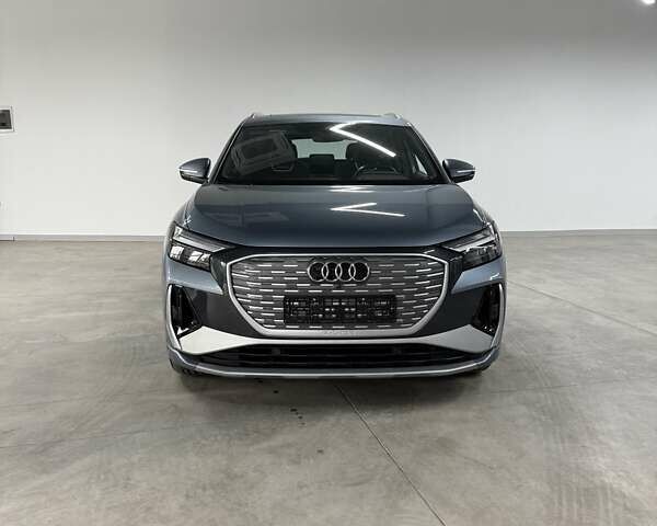Сірий Ауді Q4 e-tron, об'ємом двигуна 0 л та пробігом 3 тис. км за 30600 $, фото 1 на Automoto.ua