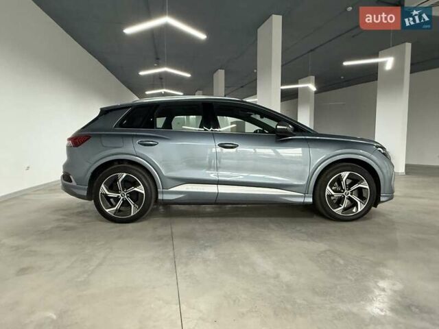Сірий Ауді Q4 e-tron, об'ємом двигуна 0 л та пробігом 3 тис. км за 30600 $, фото 3 на Automoto.ua