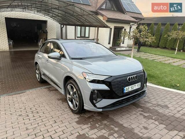 Серый Ауди Q4 e-tron, объемом двигателя 0 л и пробегом 2 тыс. км за 38200 $, фото 19 на Automoto.ua