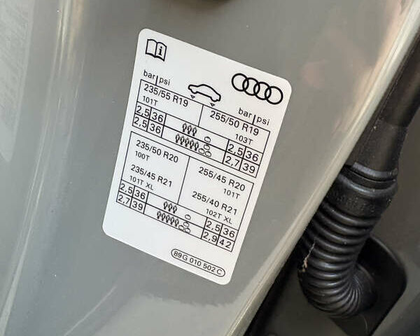 Сірий Ауді Q4 e-tron, об'ємом двигуна 0 л та пробігом 15 тис. км за 32000 $, фото 4 на Automoto.ua