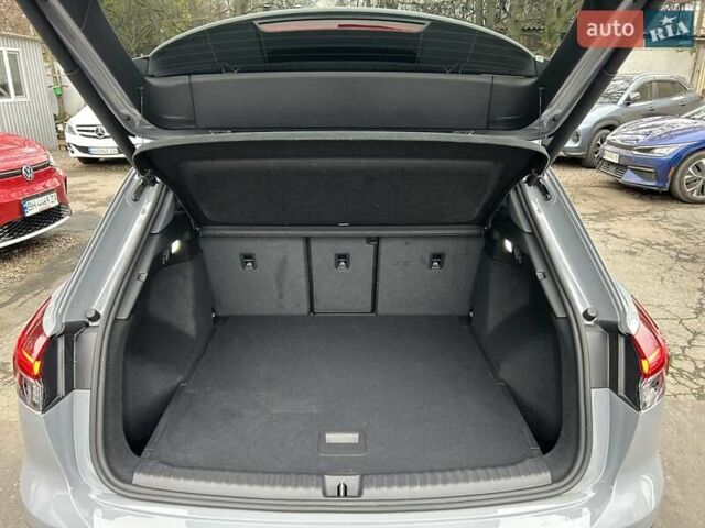 Сірий Ауді Q4 e-tron, об'ємом двигуна 0 л та пробігом 5 тис. км за 39999 $, фото 26 на Automoto.ua