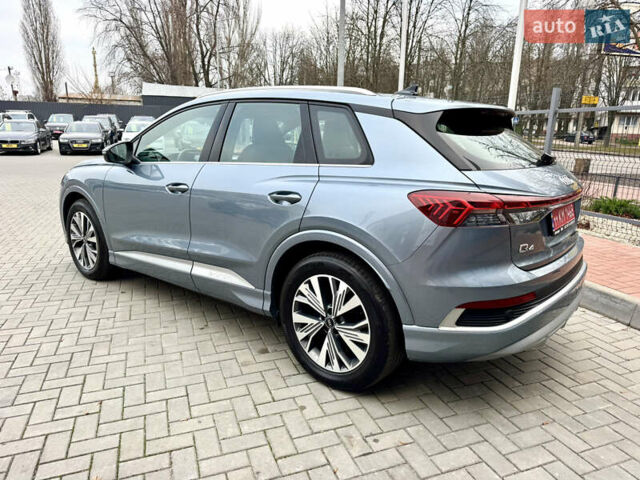 Серый Ауди Q4 e-tron, объемом двигателя 0 л и пробегом 17 тыс. км за 29500 $, фото 2 на Automoto.ua