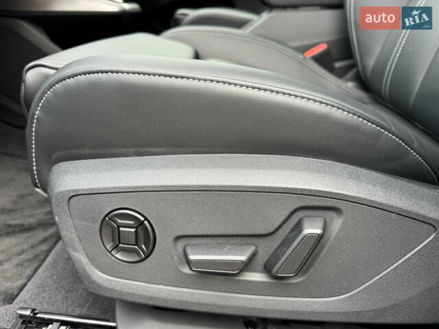 Серый Ауди Q4 e-tron, объемом двигателя 0 л и пробегом 17 тыс. км за 29500 $, фото 14 на Automoto.ua