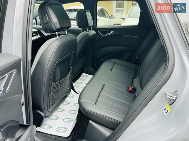 Сірий Ауді Q4 e-tron, об'ємом двигуна 0 л та пробігом 5 тис. км за 39999 $, фото 27 на Automoto.ua