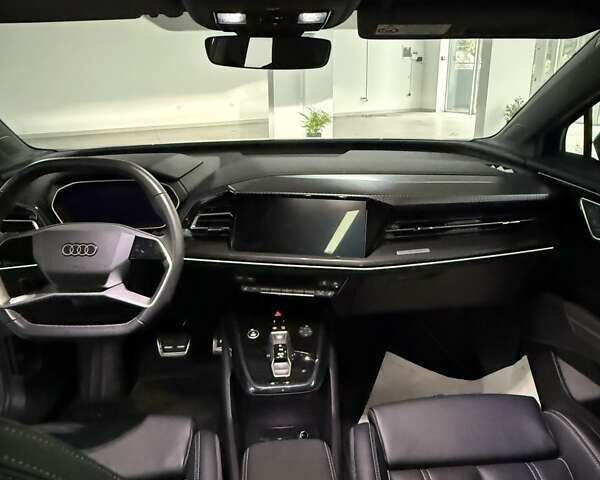 Сірий Ауді Q4 e-tron, об'ємом двигуна 0 л та пробігом 3 тис. км за 30600 $, фото 11 на Automoto.ua