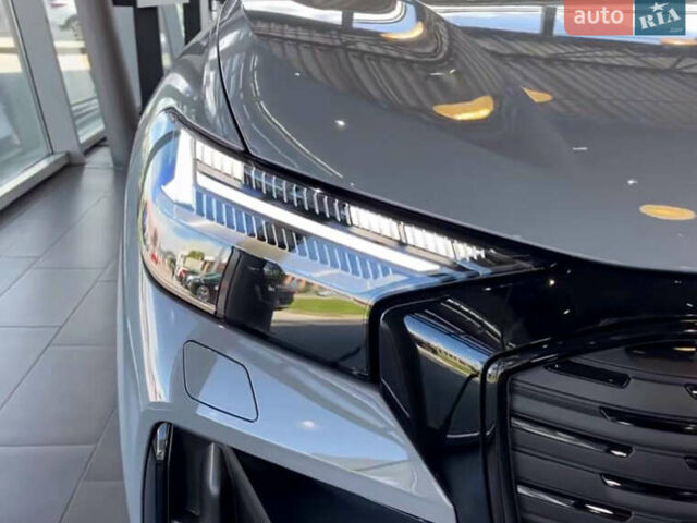 Сірий Ауді Q4 e-tron, об'ємом двигуна 0 л та пробігом 1 тис. км за 35200 $, фото 9 на Automoto.ua