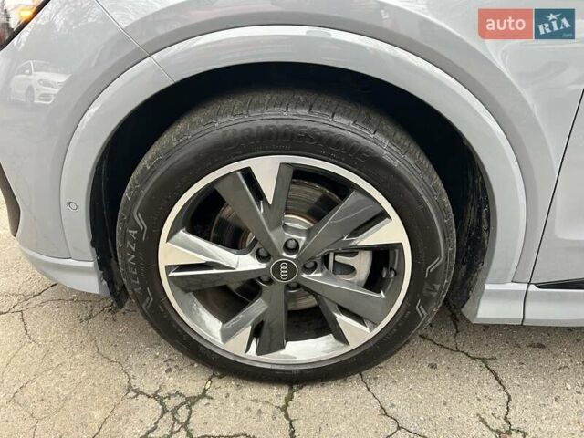 Сірий Ауді Q4 e-tron, об'ємом двигуна 0 л та пробігом 5 тис. км за 39999 $, фото 4 на Automoto.ua