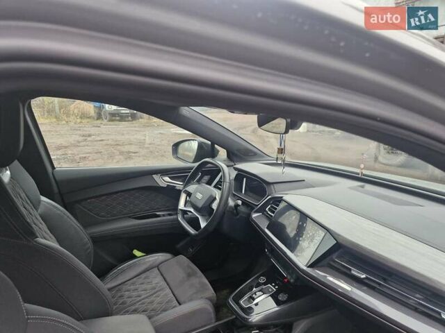 Сірий Ауді Q4 e-tron, об'ємом двигуна 0 л та пробігом 38 тис. км за 38000 $, фото 5 на Automoto.ua