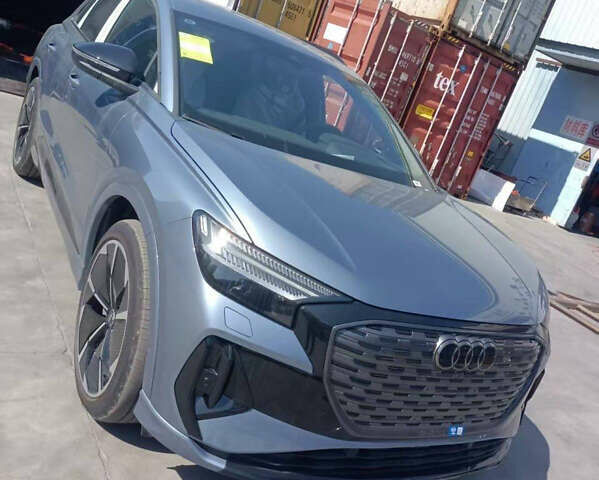 Сірий Ауді Q4 e-tron, об'ємом двигуна 0 л та пробігом 1 тис. км за 35200 $, фото 1 на Automoto.ua