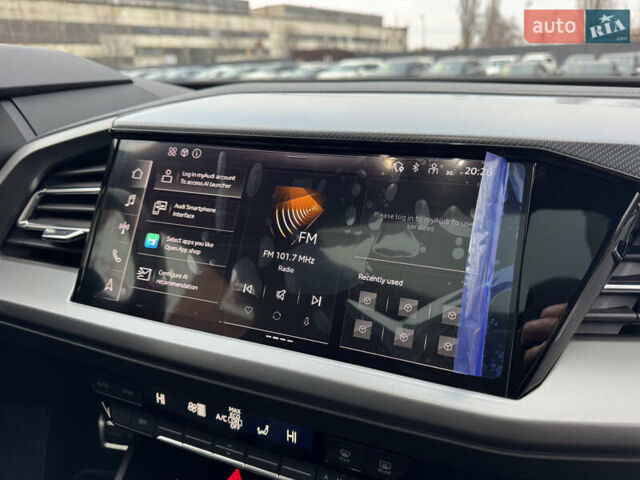 Серый Ауди Q4 e-tron, объемом двигателя 0 л и пробегом 17 тыс. км за 29500 $, фото 12 на Automoto.ua