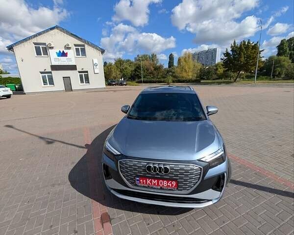 Серый Ауди Q4 e-tron, объемом двигателя 0 л и пробегом 16 тыс. км за 30500 $, фото 1 на Automoto.ua
