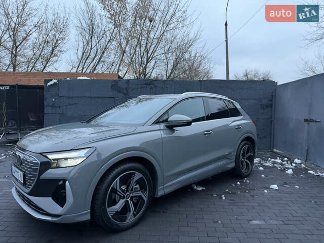 Серый Ауди Q4 e-tron, объемом двигателя 0 л и пробегом 12 тыс. км за 29000 $, фото 6 на Automoto.ua