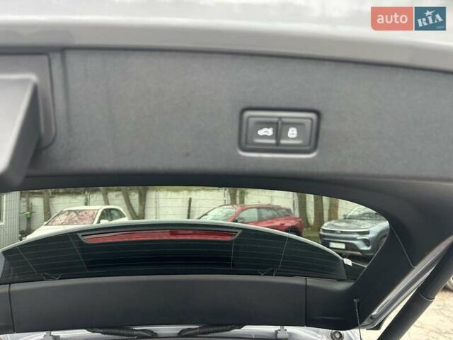 Сірий Ауді Q4 e-tron, об'ємом двигуна 0 л та пробігом 5 тис. км за 39999 $, фото 25 на Automoto.ua