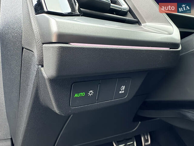 Серый Ауди Q4 e-tron, объемом двигателя 0 л и пробегом 17 тыс. км за 29500 $, фото 13 на Automoto.ua